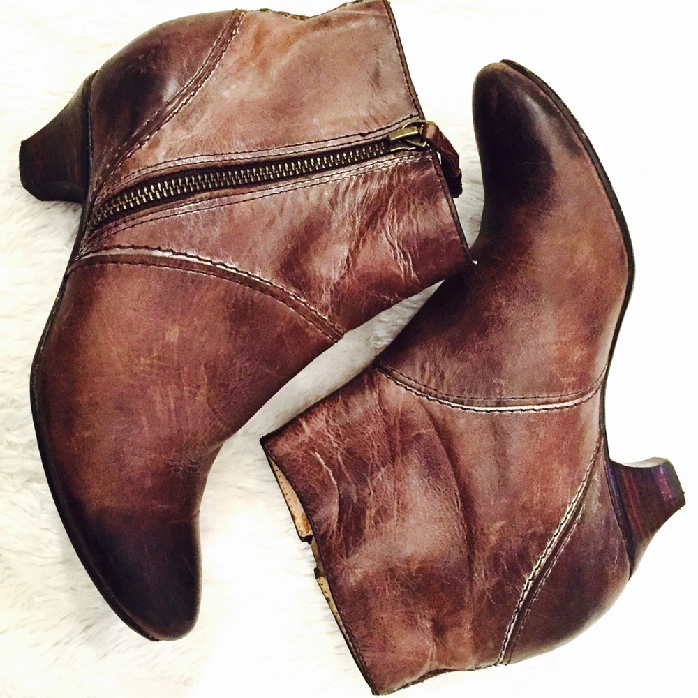 ❄️Sale Frye Steffi Zip Ankle Bootie 5.5